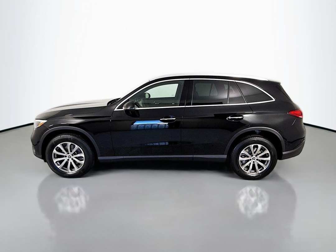 2026 Mercedes-Benz GLC 300 - Image 2