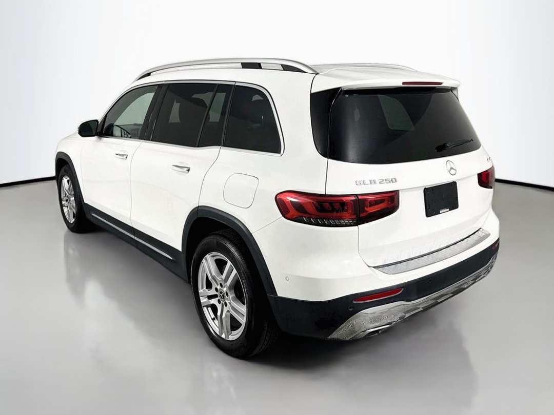 2022 Mercedes-Benz GLB 250 - Image 3