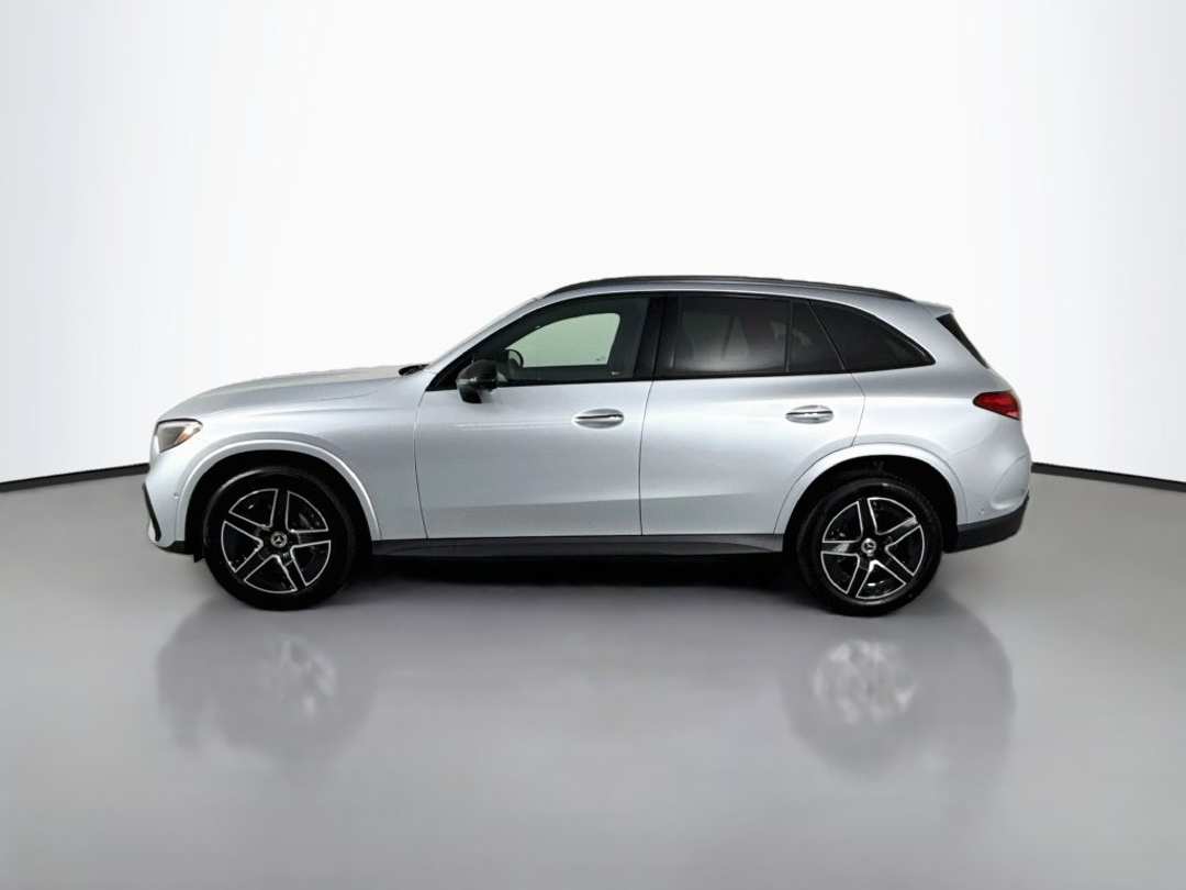 2027 Mercedes-Benz GLC 300 - Image 2