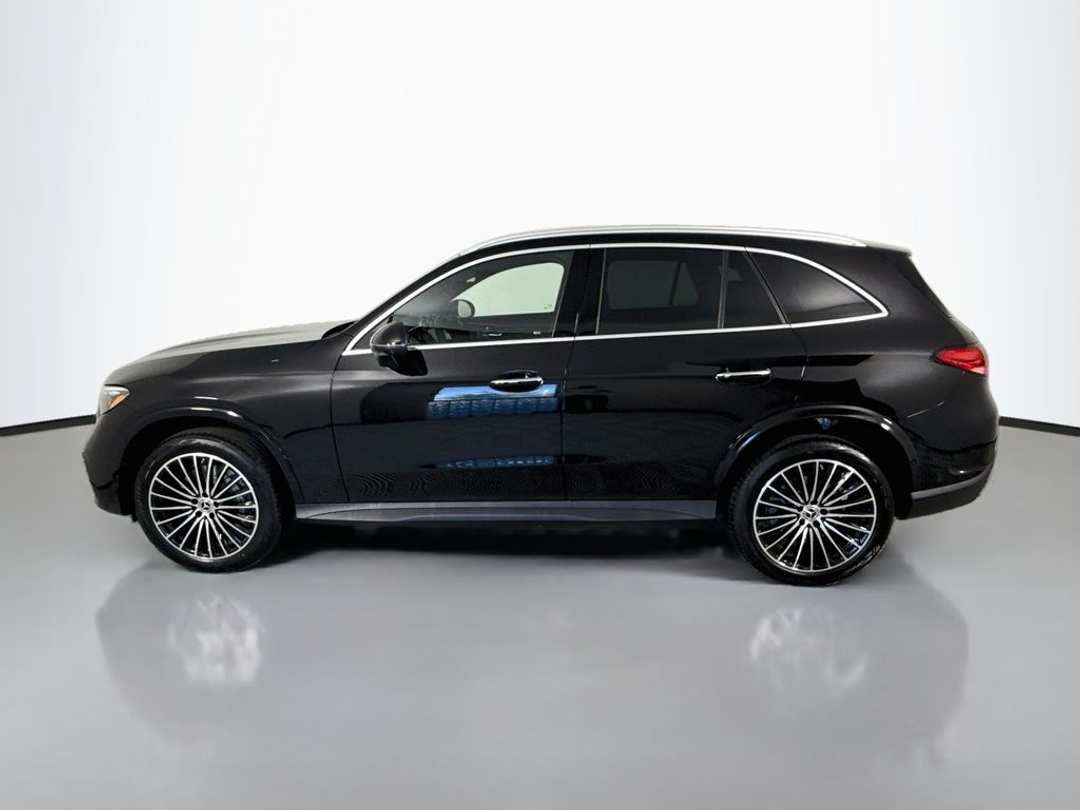 2027 Mercedes-Benz GLC 300 - Image 2
