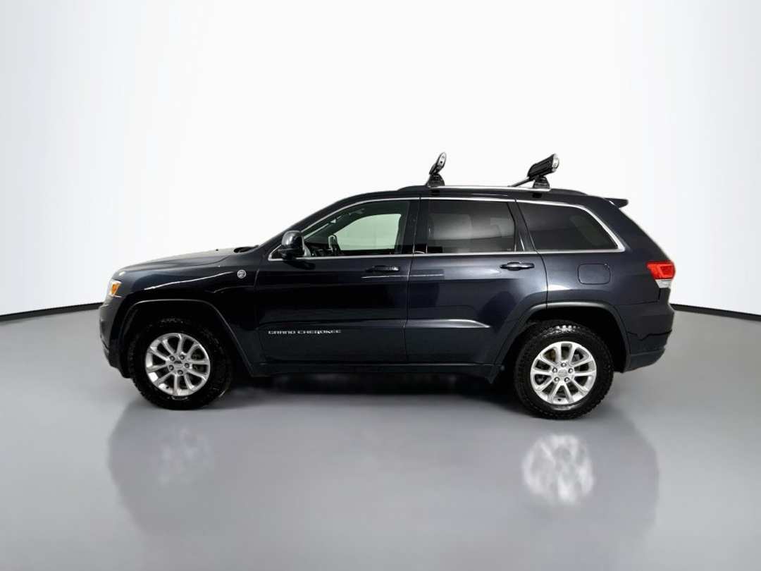 2016 Jeep Grand Cherokee Laredo - Image 2