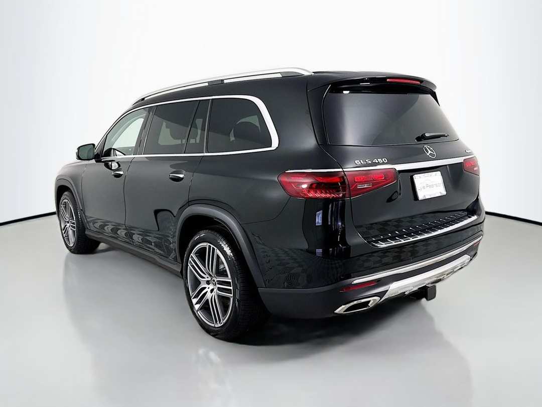 2026 Mercedes-Benz GLS 450 - Image 3