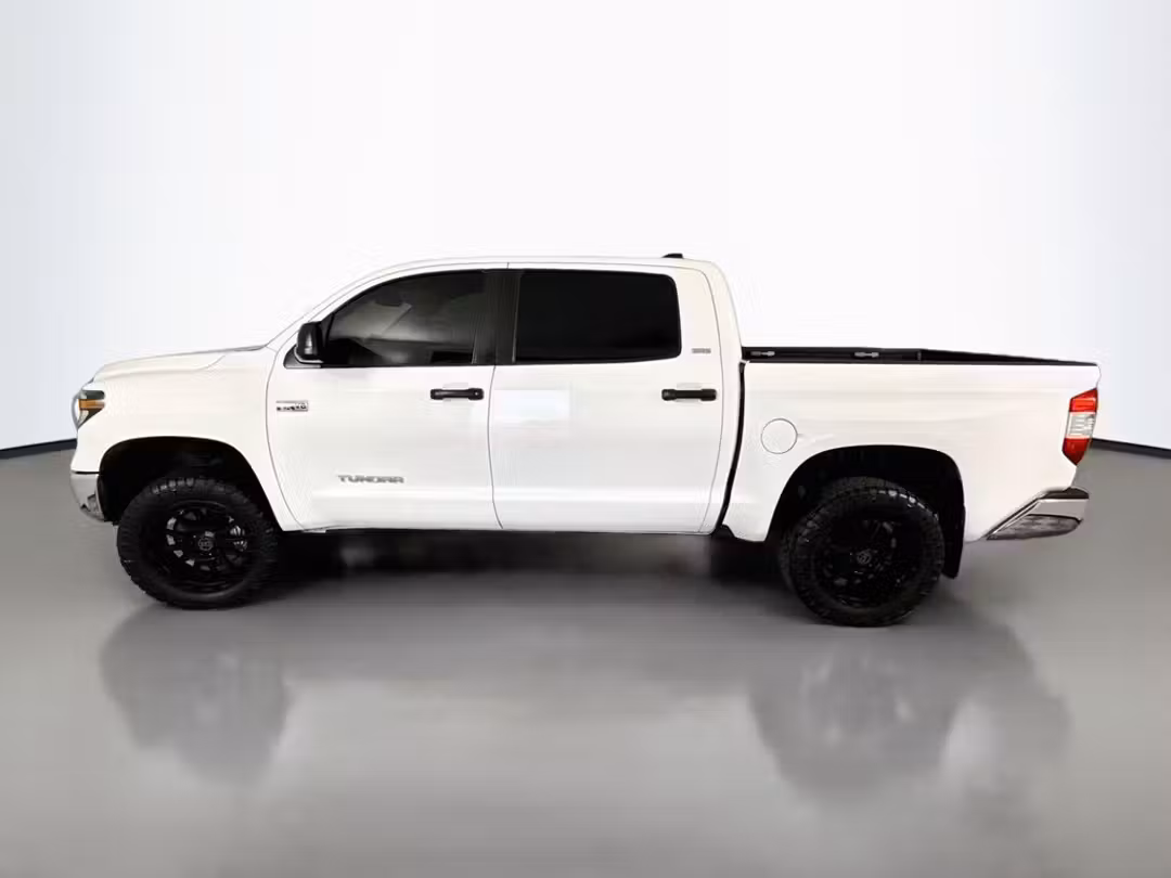 2020 Toyota Tundra SR5 - Image 2