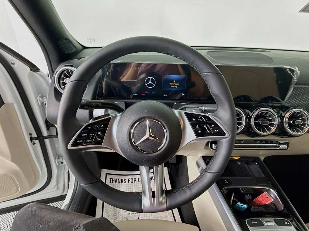 2025 Mercedes-Benz GLB Base - Photo 11