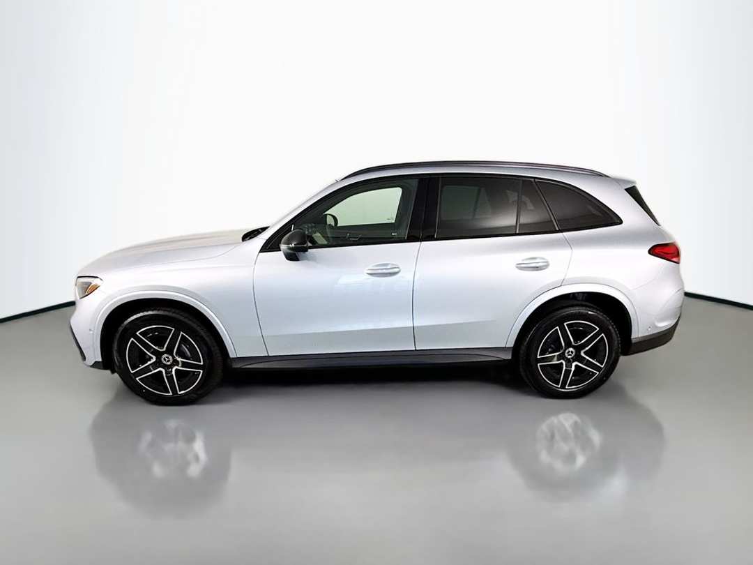 2026 Mercedes-Benz GLC 300 - Image 2