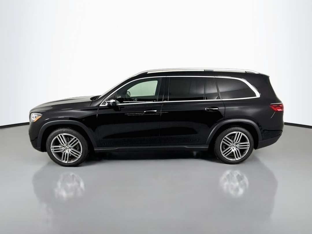 2025 Mercedes-Benz GLS 450 - Image 2