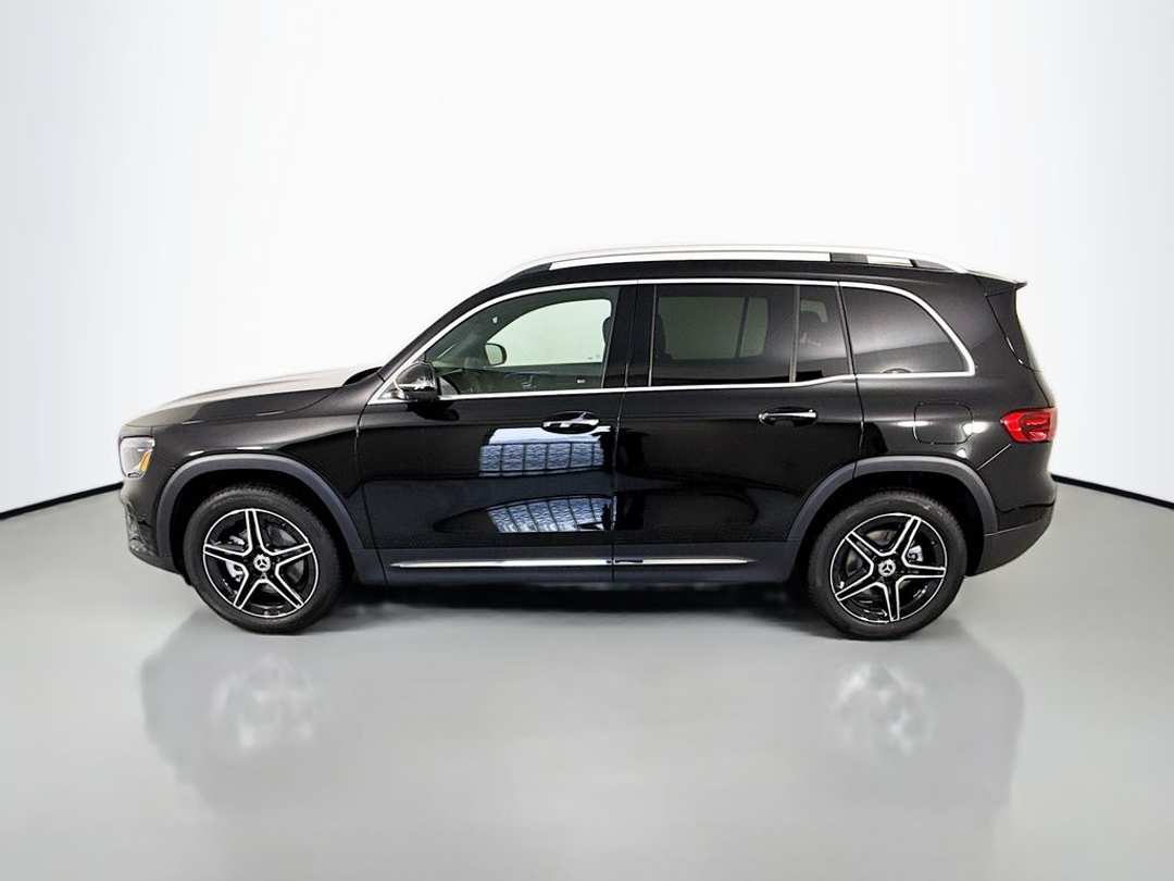 2026 Mercedes-Benz GLB 250 - Image 2