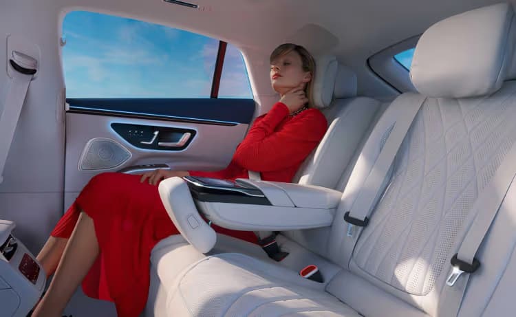 2022 Mercedes-Benz EQS technology and performance features