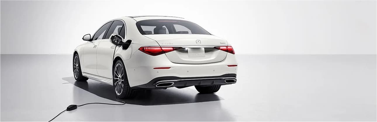 Mercedes-Benz PHEV vehicle charging